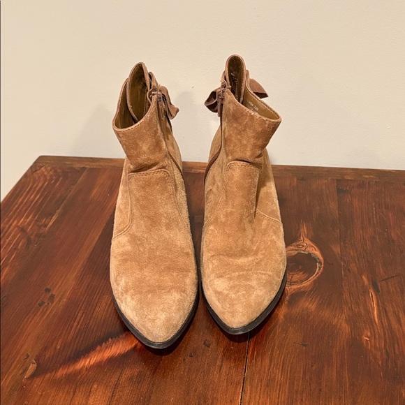 Bella Vita Elka Suede Ankle Booties Size 7.5 N - Picture 2 of 13